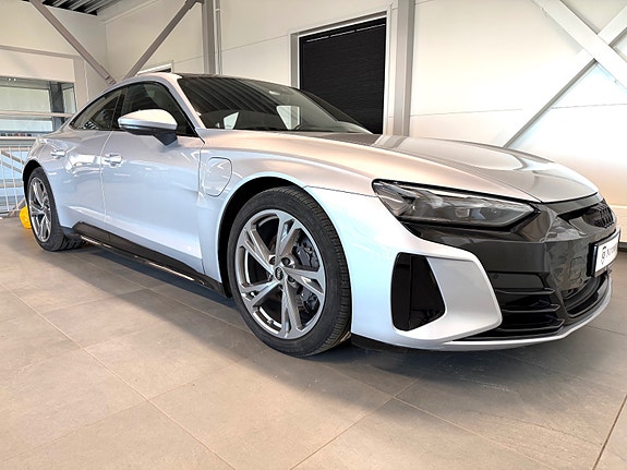 Audi e-tron GT 8 of 17