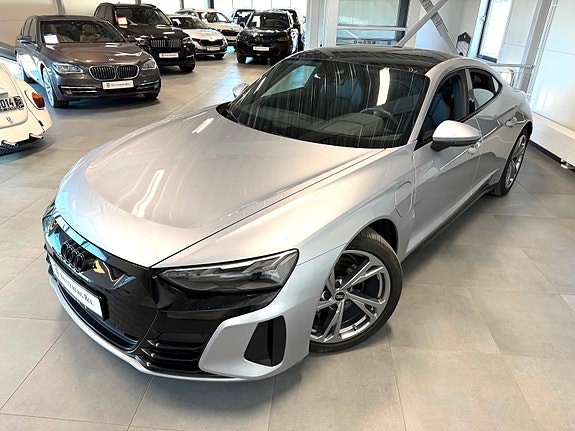 Audi e-tron GT 2 of 17