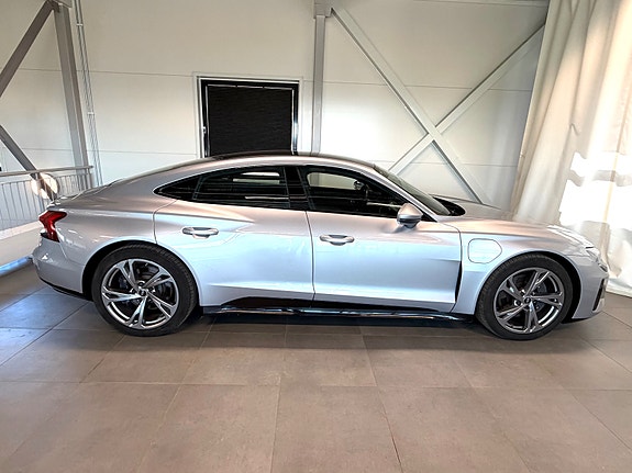 Audi e-tron GT 7 of 17
