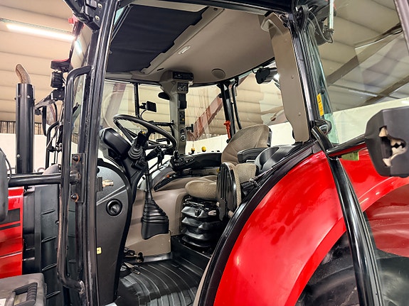 CASE IH 115U Pro 12 of 16