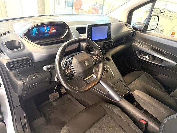 Peugeot e-Rifter 12 of 16