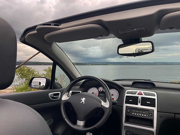 Peugeot 307 CC 13 of 19