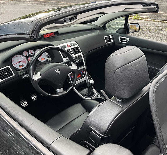 Peugeot 307 CC 12 of 19