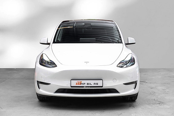 Tesla Model Y 4 of 26