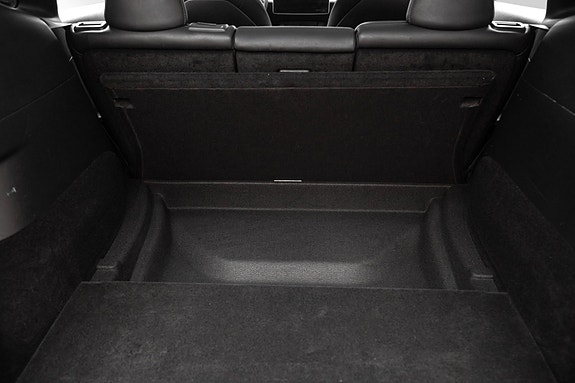 Tesla Model Y 22 of 26