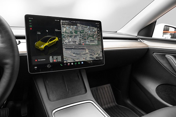 Tesla Model Y 11 of 26