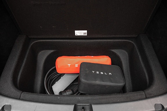 Tesla Model Y 21 of 26