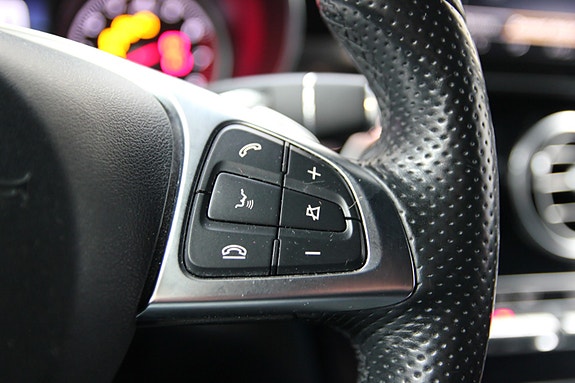 Mercedes-Benz GLC350 e 22 of 28
