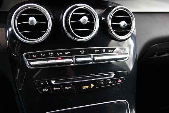 Mercedes-Benz GLC350 e 20 of 28