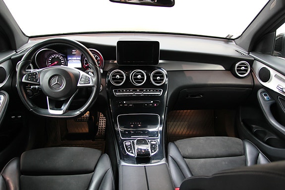 Mercedes-Benz GLC350 e 13 of 28