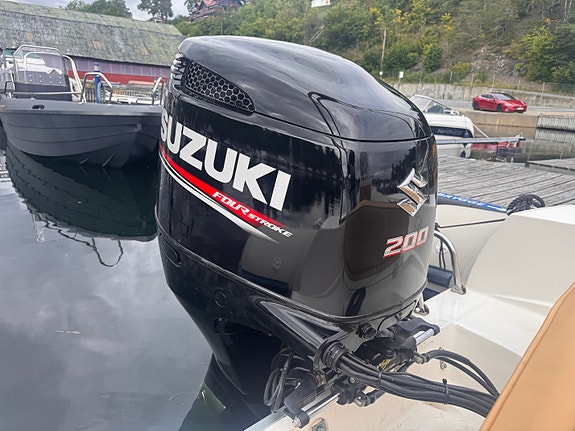 Capelli Tempest 690 m/Suzuki DF200A 11 of 11