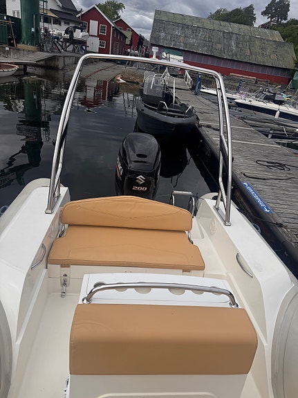 Capelli Tempest 690 m/Suzuki DF200A 8 of 11