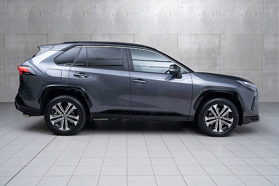 Toyota RAV4 Plug-in Hybrid 6 of 20
