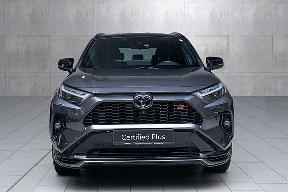 Toyota RAV4 Plug-in Hybrid 8 of 20