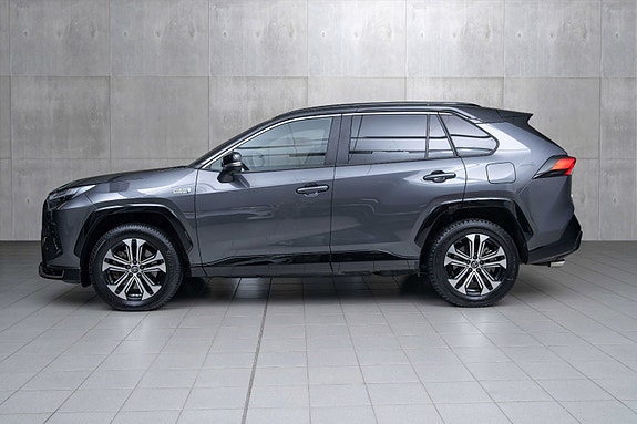 Toyota RAV4 Plug-in Hybrid 2 of 20