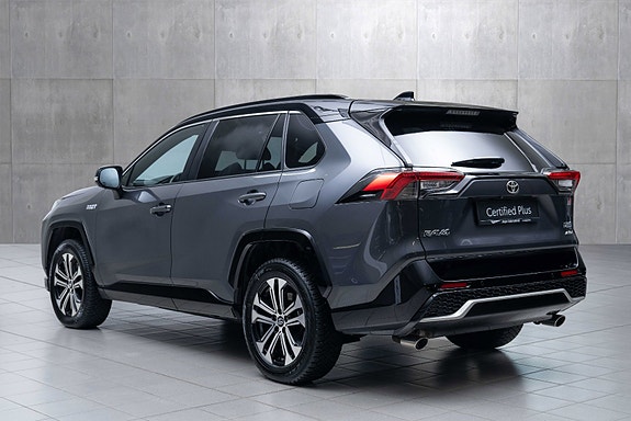 Toyota RAV4 Plug-in Hybrid 3 of 20