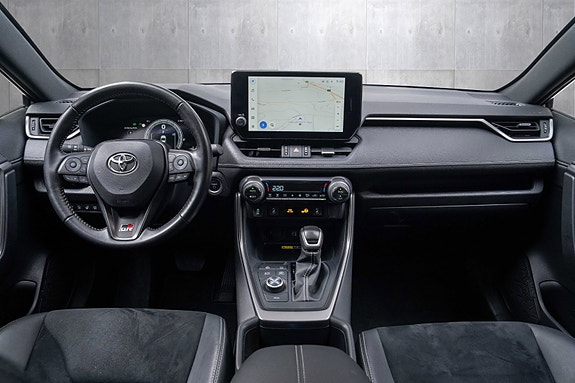 Toyota RAV4 Plug-in Hybrid 9 of 20