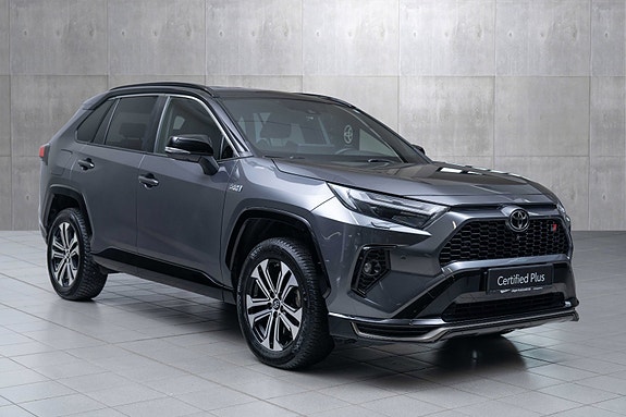 Toyota RAV4 Plug-in Hybrid 7 of 20