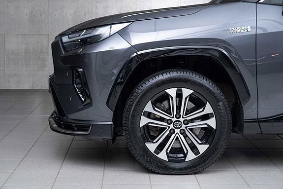 Toyota RAV4 Plug-in Hybrid 19 of 20