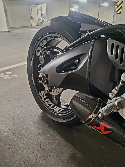 Suzuki GSX-R 750 6 of 6