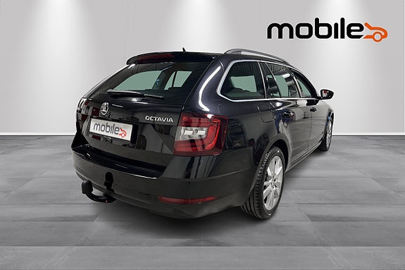 Skoda Octavia 3 of 5