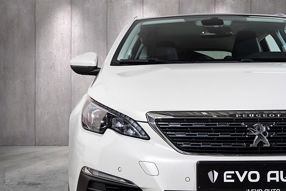 Peugeot 308 4 of 5