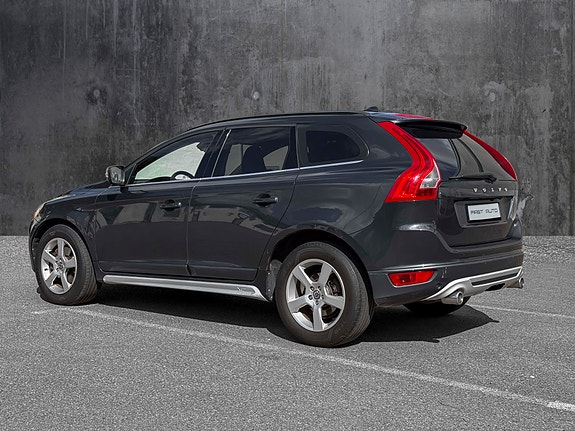 Volvo XC60 8 of 16