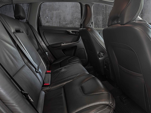 Volvo XC60 15 of 16