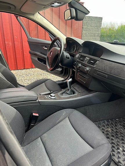 BMW 320d 5 of 5