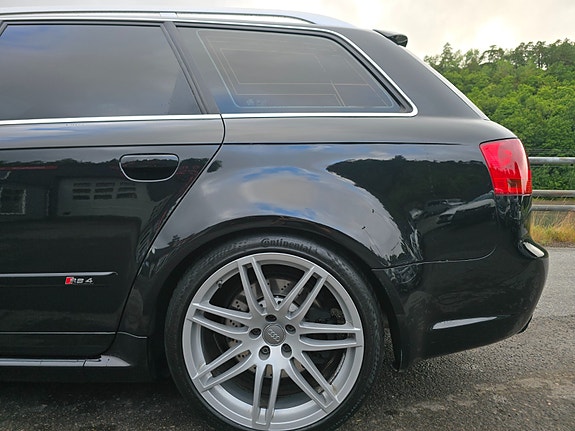 Audi RS4 27 of 30