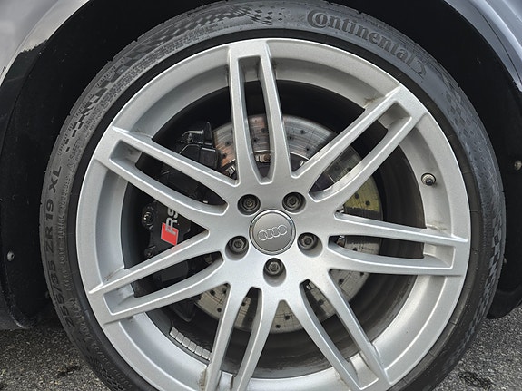 Audi RS4 30 of 30