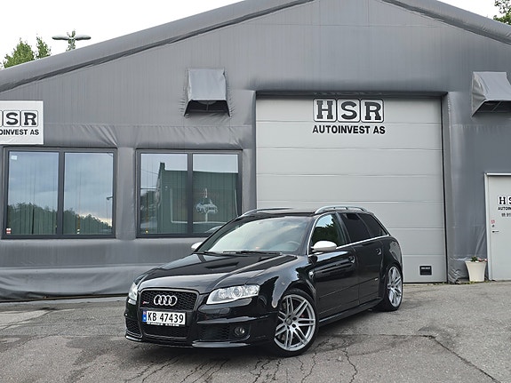 Audi RS4 2 of 30