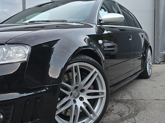 Audi RS4 3 of 30