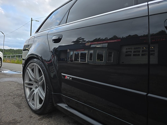 Audi RS4 23 of 30