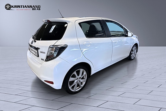 Toyota Yaris 5 of 5