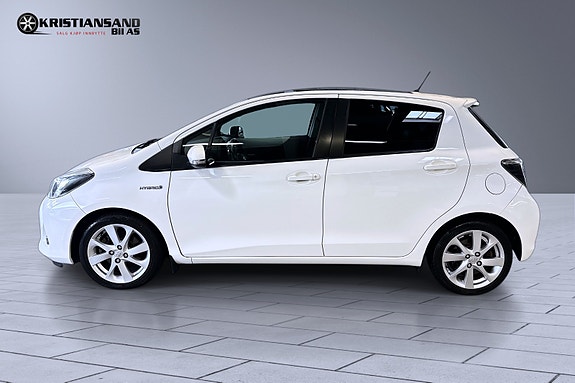 Toyota Yaris 2 of 5