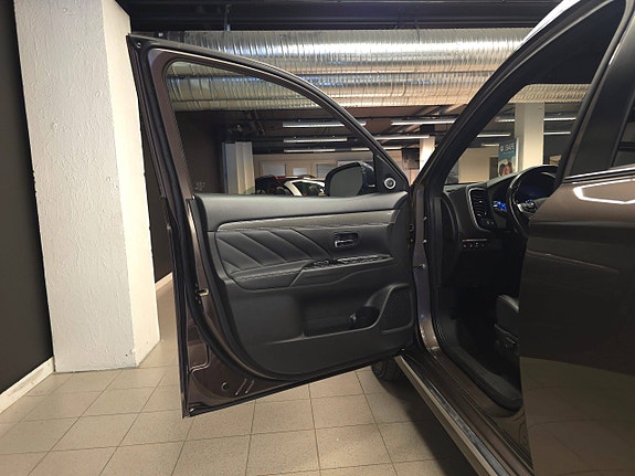 Mitsubishi Outlander 30 of 30
