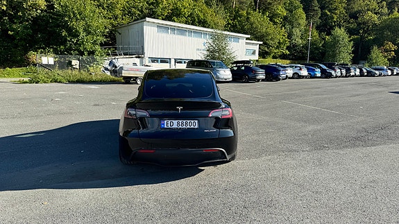 Tesla Model Y 11 of 30