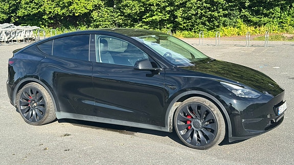 Tesla Model Y 5 of 30