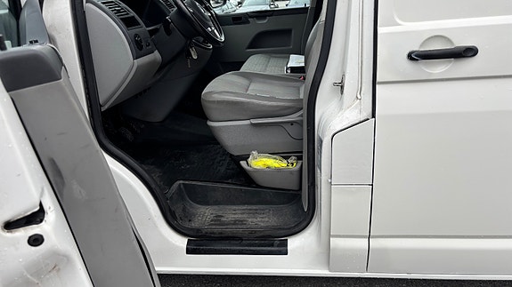 Volkswagen Transporter 14 of 30