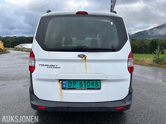 Ford Transit Courier 4 of 30