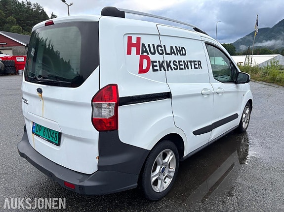 Ford Transit Courier 5 of 30