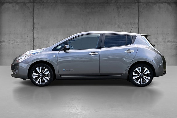 Nissan Leaf 3 of 5