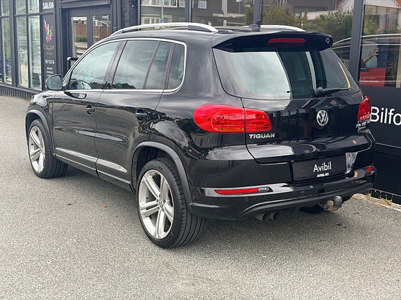 Volkswagen Tiguan 3 of 5