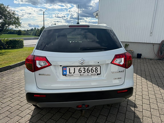 Suzuki Vitara 3 of 13