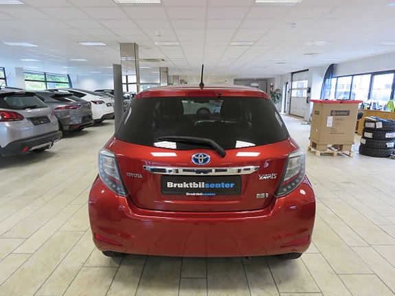 Toyota Yaris 4 of 5