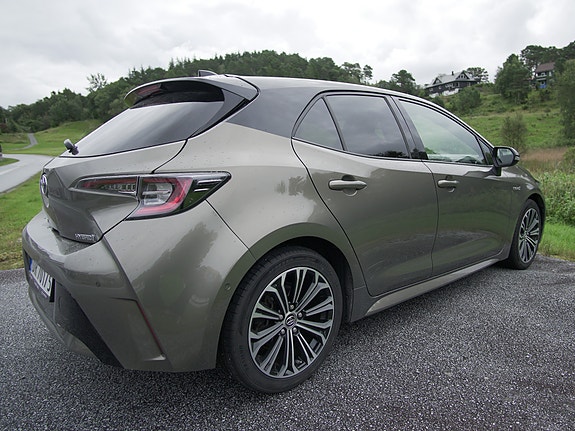 Toyota Corolla 4 of 5