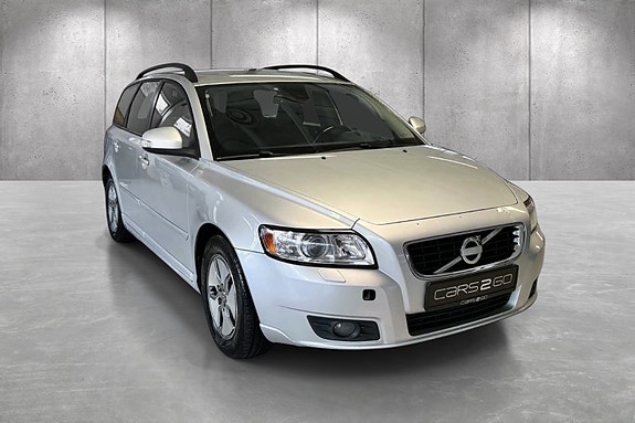 Volvo V50 2 of 5