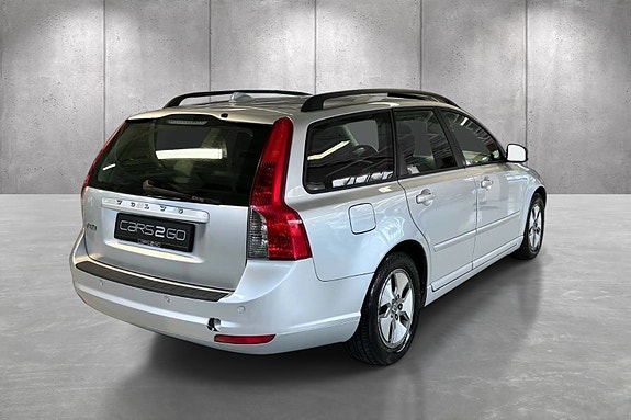 Volvo V50 3 of 5