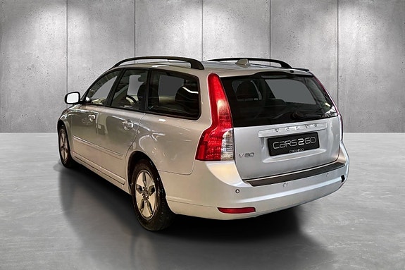 Volvo V50 4 of 5